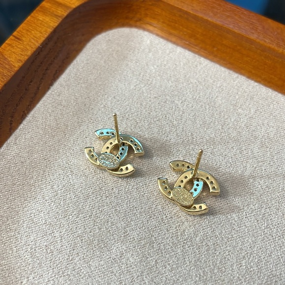 CHANEL Gold Earrings - Picture 3 of 4